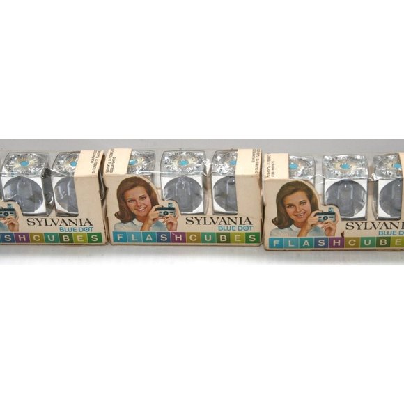 Sylvania Blue Dot Flashcubes 5 Boxes of 3 Cubes Each Total 60 Flashes Vintage - Picture 3 of 4